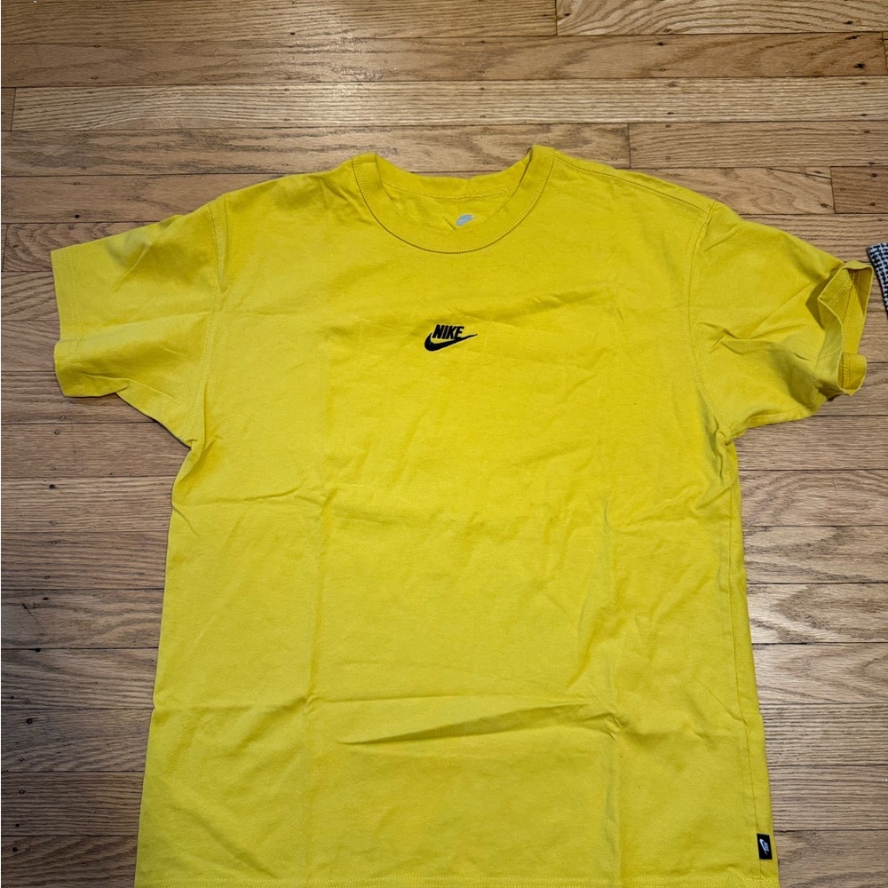 Nike Yellow Short Sleeve Tee